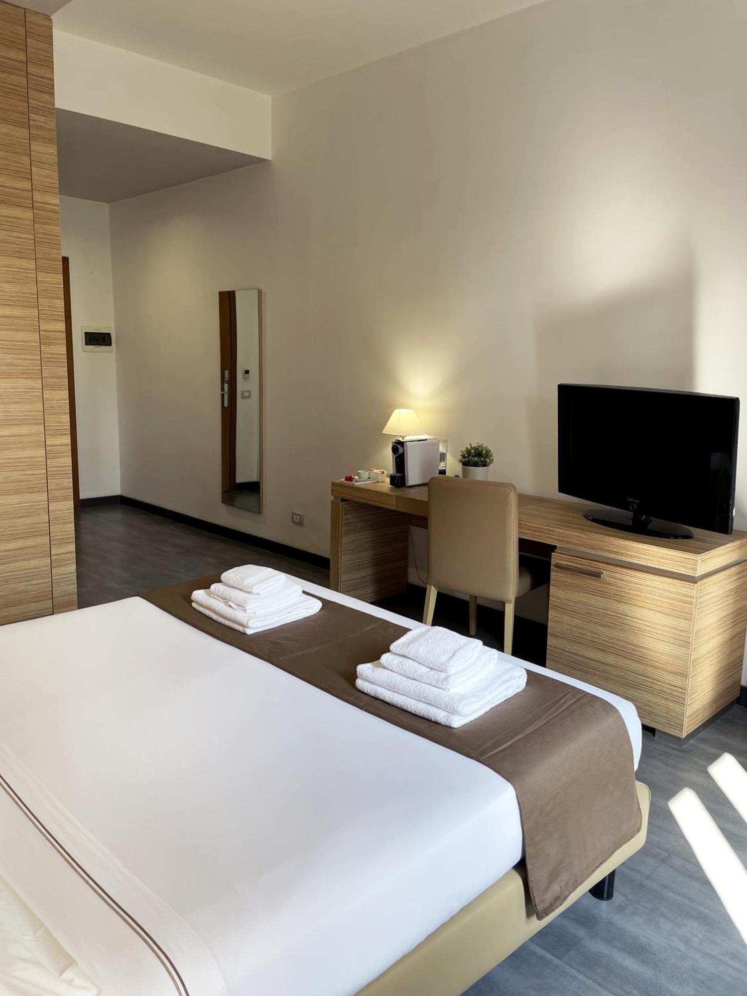 Garden Area Roma Eur Hotel Room photo